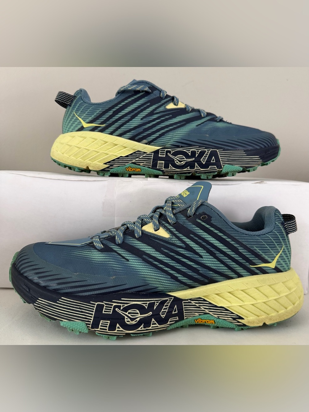 Hoka One One Speedgoat 4 Womens Shoes Sneakers Trail Running size 9 Vibram